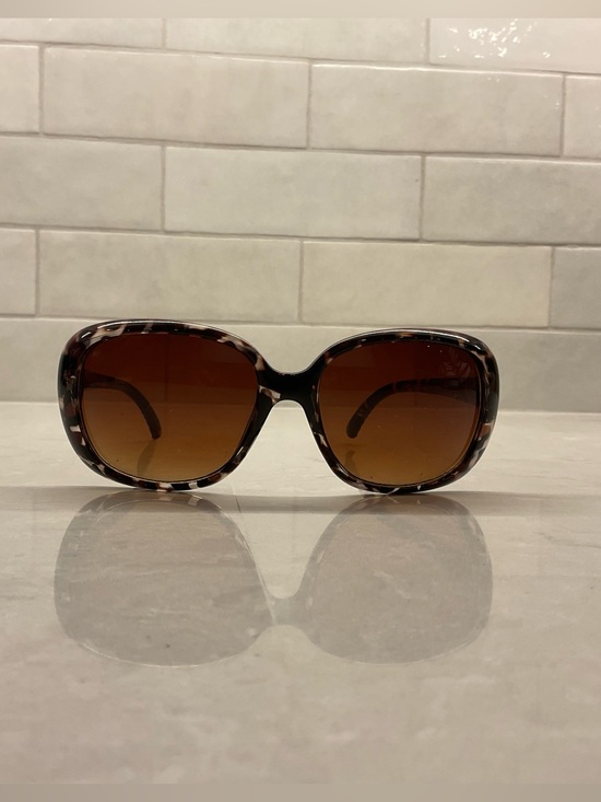 Accessories - Tortoise Brown Gradient Oversized Women’s Sunglasses